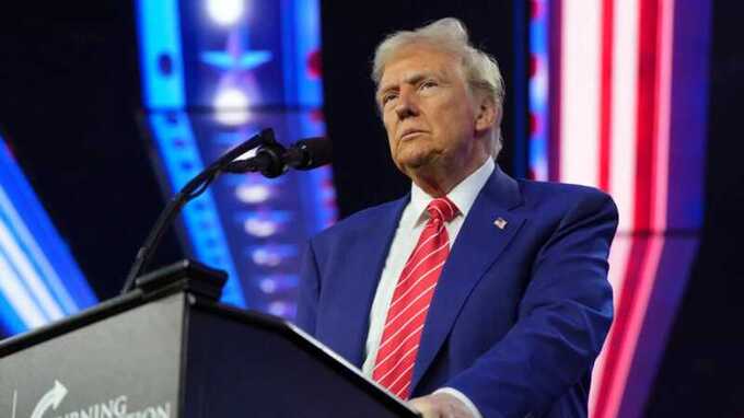 Обсудил Украину с советниками: Трамп поделился деталями беседы